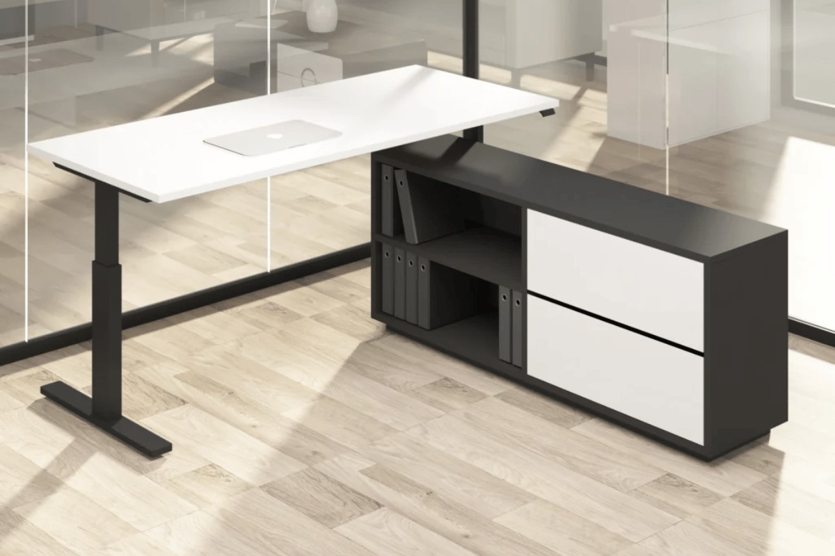 Office desks in Dubai 