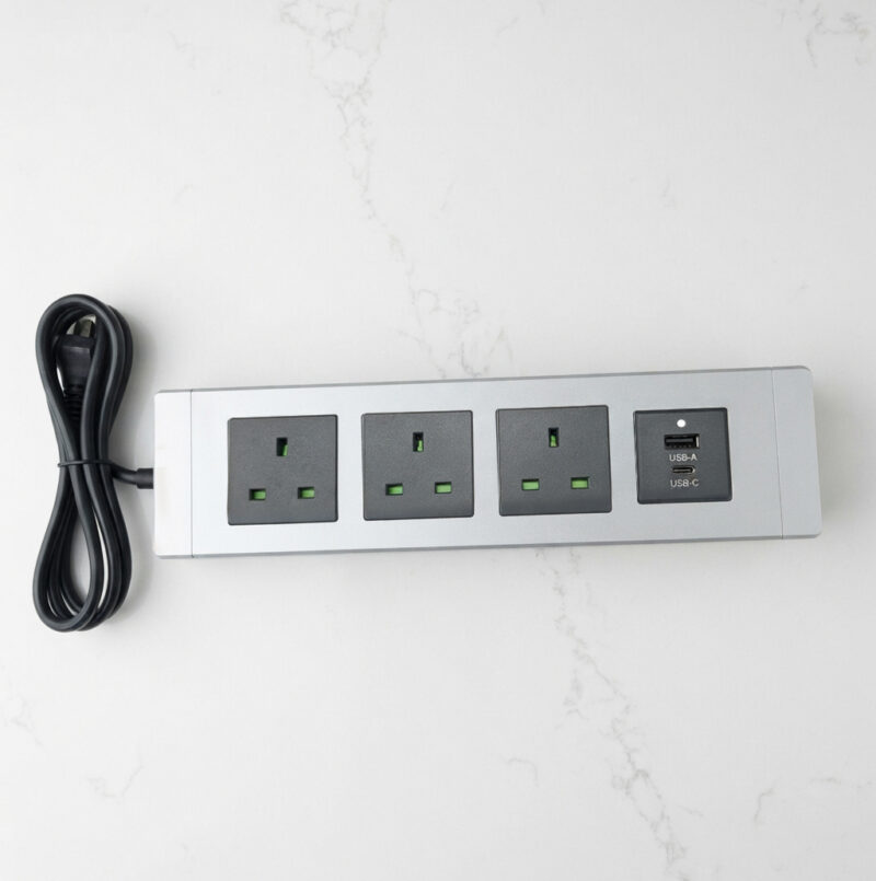 Desktop Power Strip with 3 UK Sockets & USB-C/USB-A Hub